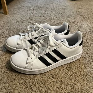 Adidas Sneakers